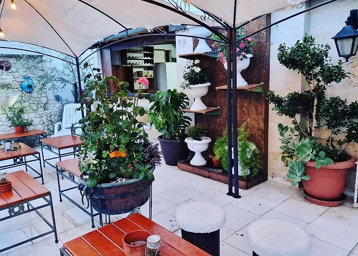 كيبروس أكوموديشين نيقوسيا